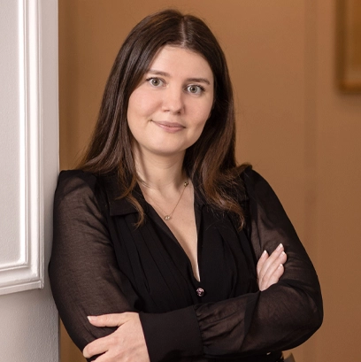 Alexa BERNABÉ Associate solicitor